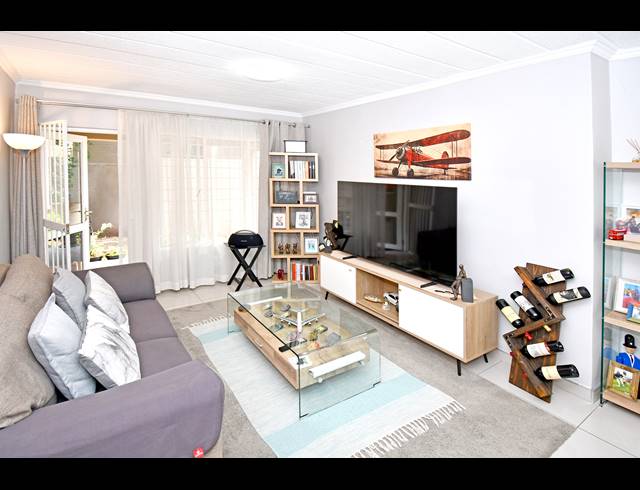 2 BEDROOM APARTMENT FOR SALE IN CRAIGHALL